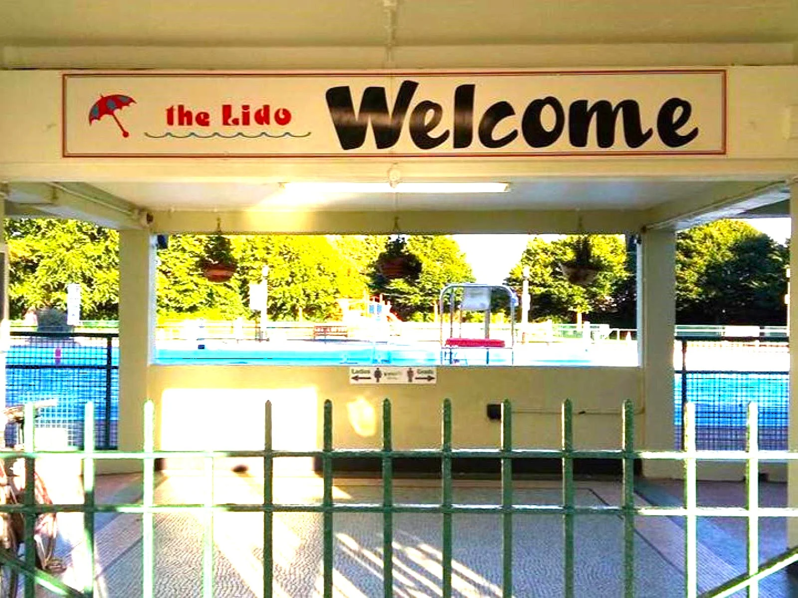 white-motive-peterborough-lido-welcome